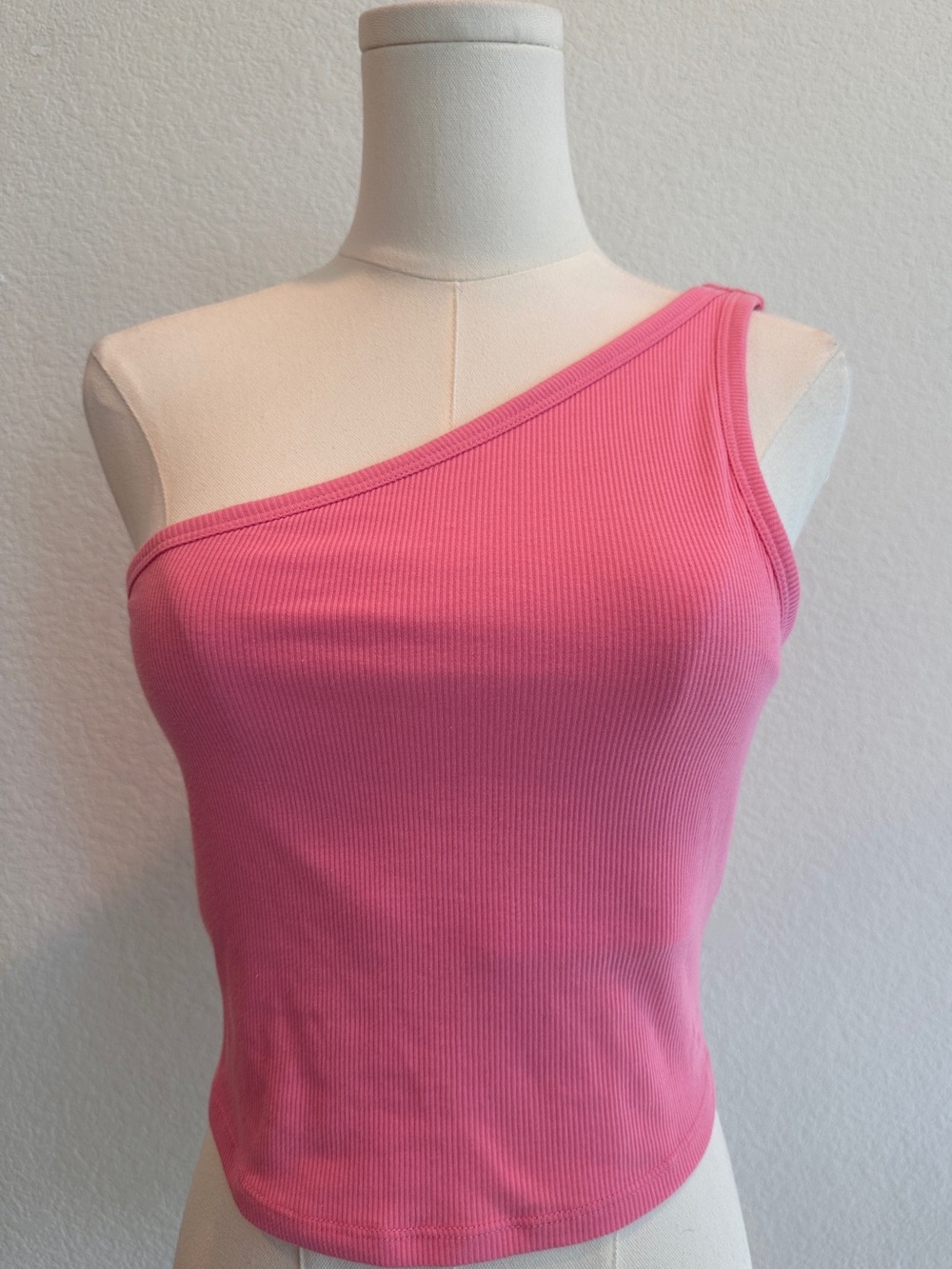 NWT PINK Victoria’s Secret Ribbed One-Shoulder Crop Top | Pink | Medium